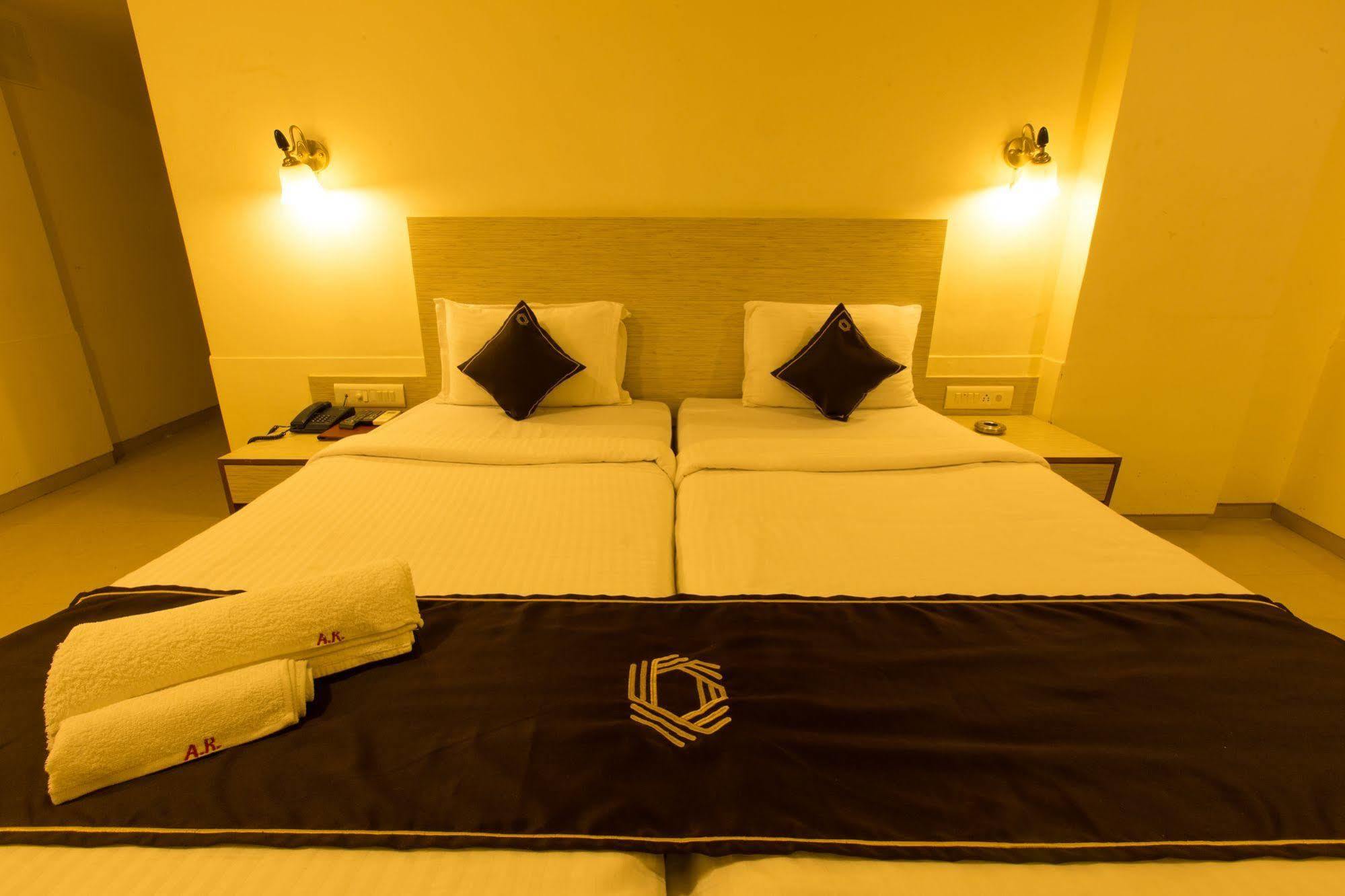 Hotel Ace Residency Мумбай Екстериор снимка